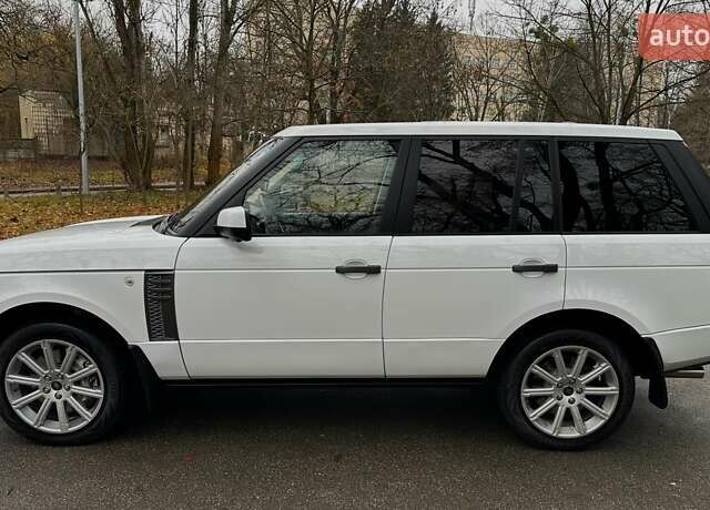 Білий Ленд Ровер Рендж Ровер, об'ємом двигуна 5 л та пробігом 100 тис. км за 25999 $, фото 8 на Automoto.ua