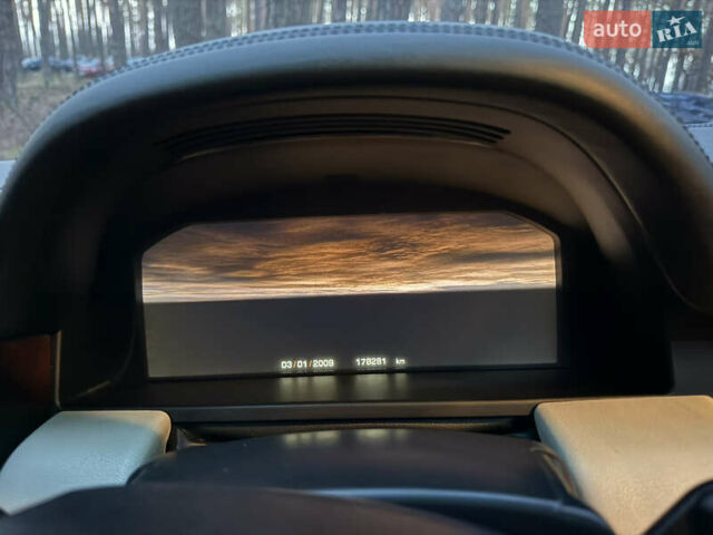 Белый Ленд Ровер Рендж Ровер, объемом двигателя 5 л и пробегом 177 тыс. км за 17000 $, фото 37 на Automoto.ua