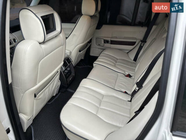Белый Ленд Ровер Рендж Ровер, объемом двигателя 5 л и пробегом 177 тыс. км за 14000 $, фото 31 на Automoto.ua