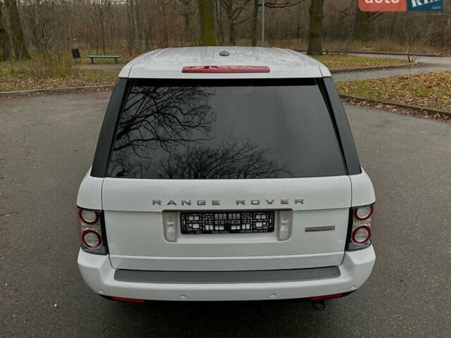 Білий Ленд Ровер Рендж Ровер, об'ємом двигуна 5 л та пробігом 100 тис. км за 23800 $, фото 13 на Automoto.ua