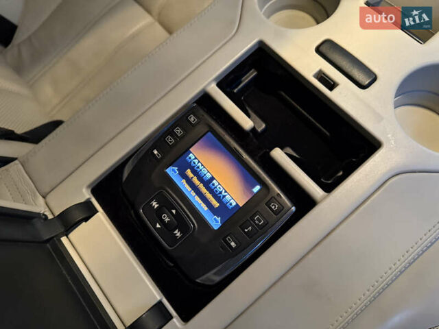 Белый Ленд Ровер Рендж Ровер, объемом двигателя 5 л и пробегом 177 тыс. км за 17000 $, фото 47 на Automoto.ua