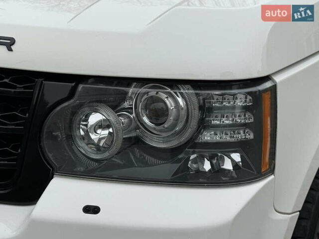 Белый Ленд Ровер Рендж Ровер, объемом двигателя 5 л и пробегом 270 тыс. км за 11999 $, фото 33 на Automoto.ua