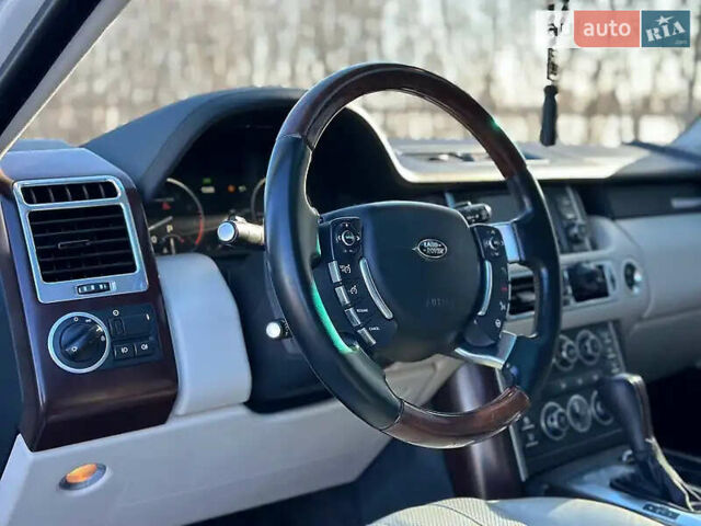 Белый Ленд Ровер Рендж Ровер, объемом двигателя 5 л и пробегом 177 тыс. км за 14000 $, фото 6 на Automoto.ua