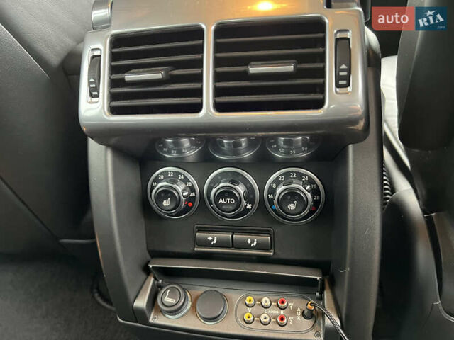 Белый Ленд Ровер Рендж Ровер, объемом двигателя 5 л и пробегом 180 тыс. км за 17900 $, фото 31 на Automoto.ua