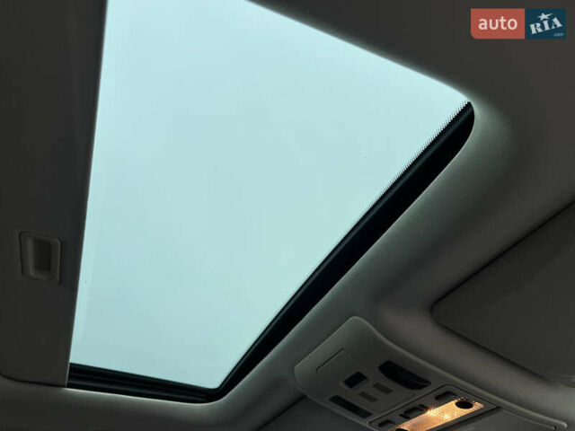 Белый Ленд Ровер Рендж Ровер, объемом двигателя 5 л и пробегом 180 тыс. км за 17900 $, фото 28 на Automoto.ua