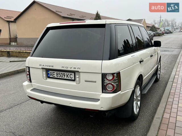 Белый Ленд Ровер Рендж Ровер, объемом двигателя 5 л и пробегом 180 тыс. км за 17900 $, фото 8 на Automoto.ua