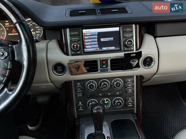 Белый Ленд Ровер Рендж Ровер, объемом двигателя 5 л и пробегом 177 тыс. км за 17000 $, фото 35 на Automoto.ua