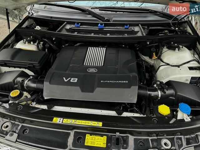 Білий Ленд Ровер Рендж Ровер, об'ємом двигуна 5 л та пробігом 100 тис. км за 23800 $, фото 72 на Automoto.ua