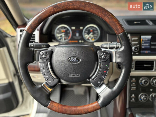 Белый Ленд Ровер Рендж Ровер, объемом двигателя 5 л и пробегом 177 тыс. км за 15900 $, фото 11 на Automoto.ua