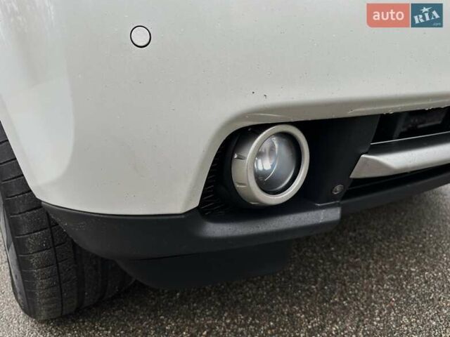 Білий Ленд Ровер Рендж Ровер, об'ємом двигуна 5 л та пробігом 100 тис. км за 23800 $, фото 21 на Automoto.ua