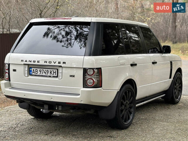 Белый Ленд Ровер Рендж Ровер, объемом двигателя 5 л и пробегом 177 тыс. км за 14000 $, фото 5 на Automoto.ua