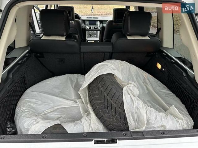 Білий Ленд Ровер Рендж Ровер, об'ємом двигуна 5 л та пробігом 100 тис. км за 25999 $, фото 45 на Automoto.ua