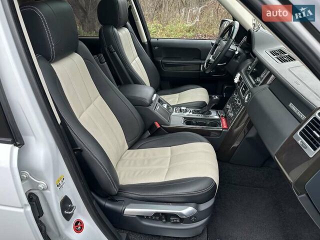 Білий Ленд Ровер Рендж Ровер, об'ємом двигуна 5 л та пробігом 100 тис. км за 25999 $, фото 52 на Automoto.ua