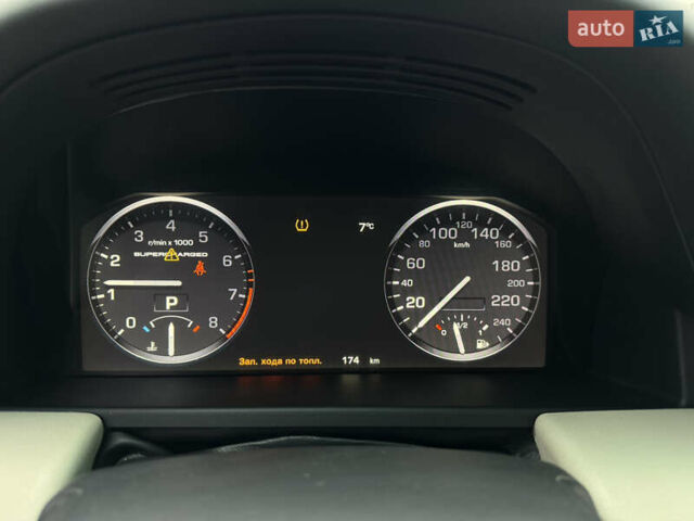 Белый Ленд Ровер Рендж Ровер, объемом двигателя 5 л и пробегом 275 тыс. км за 12500 $, фото 81 на Automoto.ua