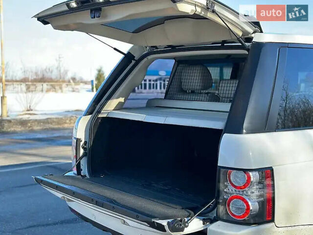 Белый Ленд Ровер Рендж Ровер, объемом двигателя 5 л и пробегом 177 тыс. км за 14000 $, фото 17 на Automoto.ua