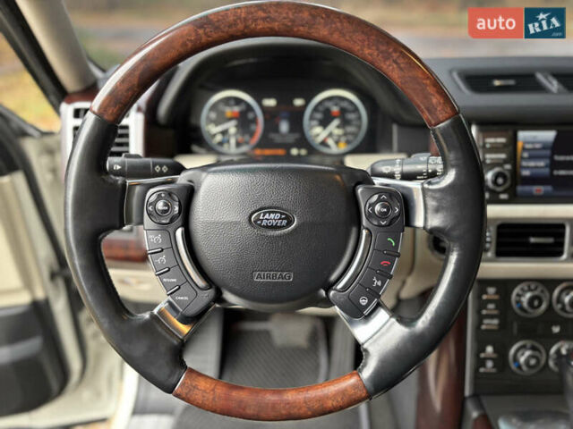 Белый Ленд Ровер Рендж Ровер, объемом двигателя 5 л и пробегом 177 тыс. км за 14000 $, фото 24 на Automoto.ua