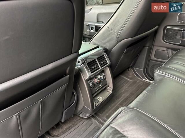 Белый Ленд Ровер Рендж Ровер, объемом двигателя 4.37 л и пробегом 328 тыс. км за 21900 $, фото 11 на Automoto.ua