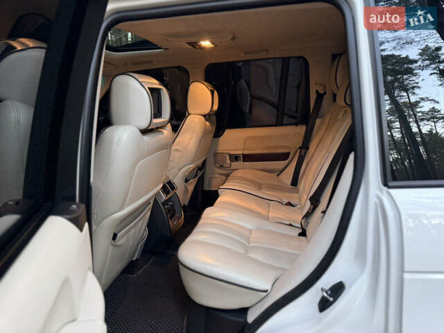 Белый Ленд Ровер Рендж Ровер, объемом двигателя 5 л и пробегом 177 тыс. км за 17000 $, фото 39 на Automoto.ua