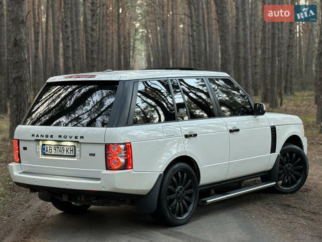 Белый Ленд Ровер Рендж Ровер, объемом двигателя 5 л и пробегом 177 тыс. км за 17000 $, фото 2 на Automoto.ua