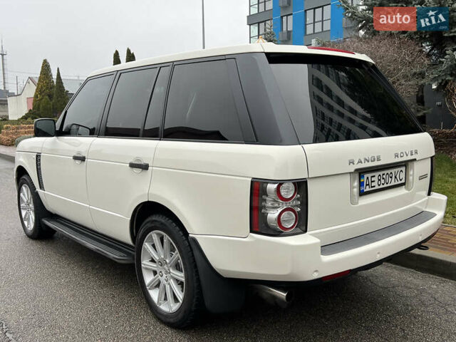 Белый Ленд Ровер Рендж Ровер, объемом двигателя 5 л и пробегом 180 тыс. км за 17900 $, фото 3 на Automoto.ua