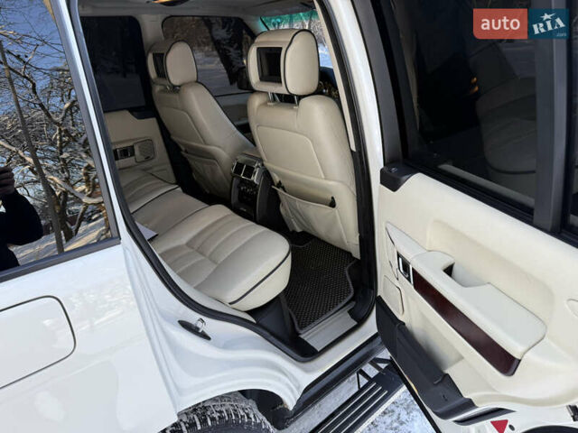 Білий Ленд Ровер Рендж Ровер, об'ємом двигуна 5 л та пробігом 179 тис. км за 16499 $, фото 32 на Automoto.ua