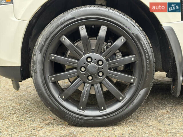 Белый Ленд Ровер Рендж Ровер, объемом двигателя 5 л и пробегом 177 тыс. км за 14000 $, фото 20 на Automoto.ua