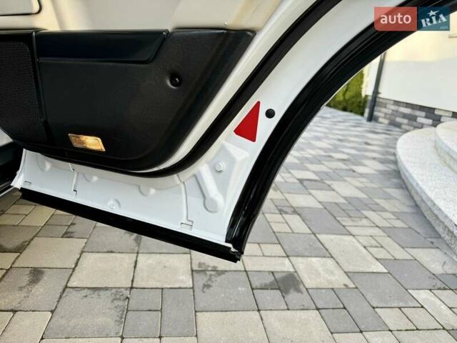 Білий Ленд Ровер Рендж Ровер, об'ємом двигуна 3.63 л та пробігом 226 тис. км за 17800 $, фото 76 на Automoto.ua