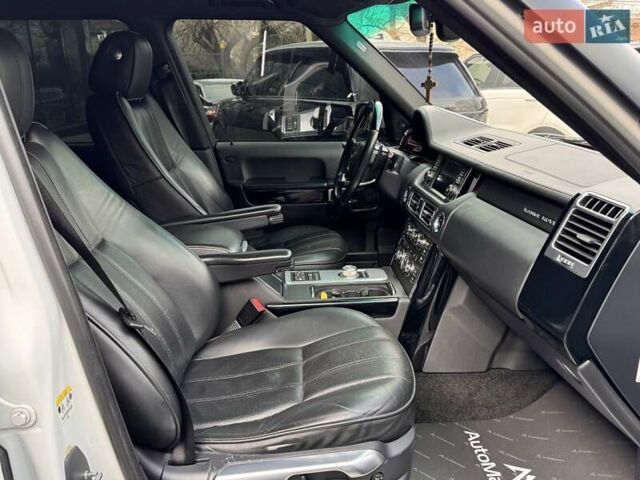 Белый Ленд Ровер Рендж Ровер, объемом двигателя 4.37 л и пробегом 328 тыс. км за 21900 $, фото 14 на Automoto.ua