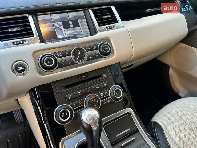 Белый Ленд Ровер Рендж Ровер, объемом двигателя 5 л и пробегом 179 тыс. км за 18000 $, фото 14 на Automoto.ua