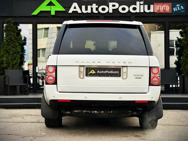 Белый Ленд Ровер Рендж Ровер, объемом двигателя 4.37 л и пробегом 300 тыс. км за 18800 $, фото 10 на Automoto.ua