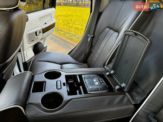 Белый Ленд Ровер Рендж Ровер, объемом двигателя 4.37 л и пробегом 181 тыс. км за 23950 $, фото 33 на Automoto.ua