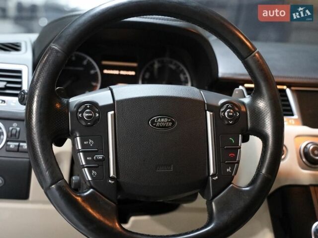 Білий Ленд Ровер Рендж Ровер, об'ємом двигуна 5 л та пробігом 207 тис. км за 21500 $, фото 16 на Automoto.ua