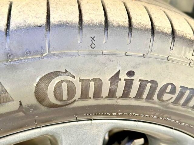 Білий Ленд Ровер Рендж Ровер, об'ємом двигуна 5 л та пробігом 184 тис. км за 17999 $, фото 10 на Automoto.ua