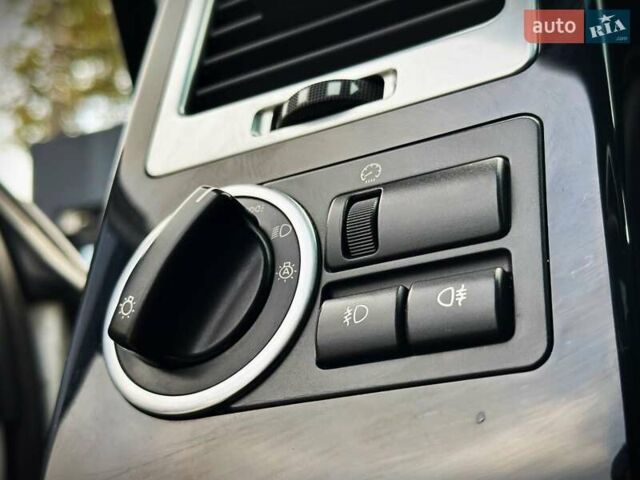 Белый Ленд Ровер Рендж Ровер, объемом двигателя 4.37 л и пробегом 300 тыс. км за 16500 $, фото 33 на Automoto.ua