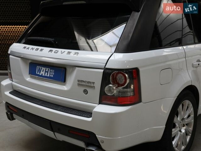 Білий Ленд Ровер Рендж Ровер, об'ємом двигуна 5 л та пробігом 207 тис. км за 21500 $, фото 7 на Automoto.ua