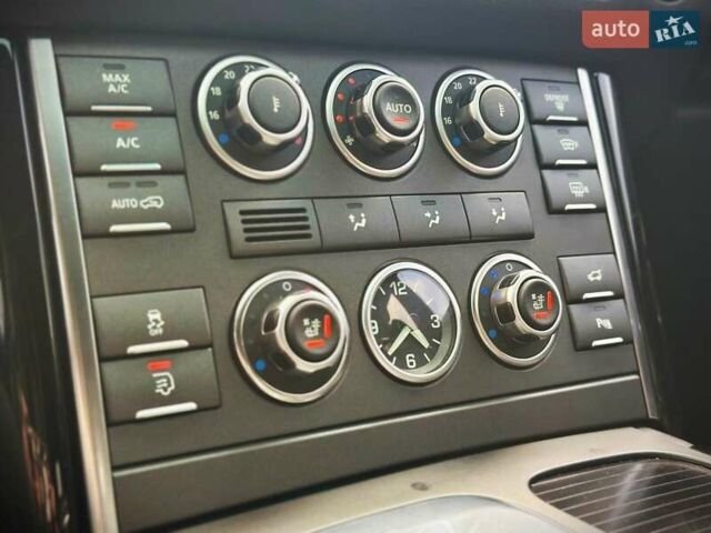 Белый Ленд Ровер Рендж Ровер, объемом двигателя 4.37 л и пробегом 300 тыс. км за 16500 $, фото 34 на Automoto.ua