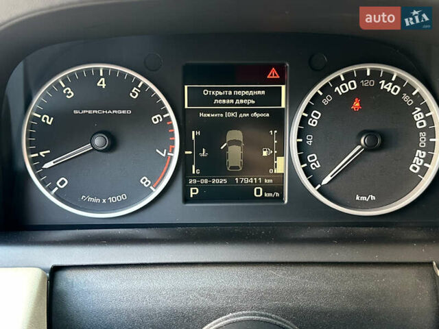 Белый Ленд Ровер Рендж Ровер, объемом двигателя 5 л и пробегом 179 тыс. км за 18000 $, фото 13 на Automoto.ua