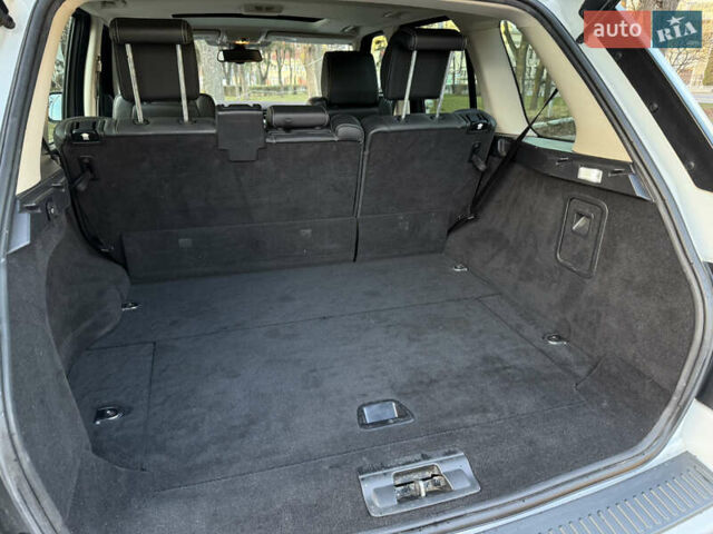 Білий Ленд Ровер Рендж Ровер, об'ємом двигуна 5 л та пробігом 156 тис. км за 15000 $, фото 22 на Automoto.ua