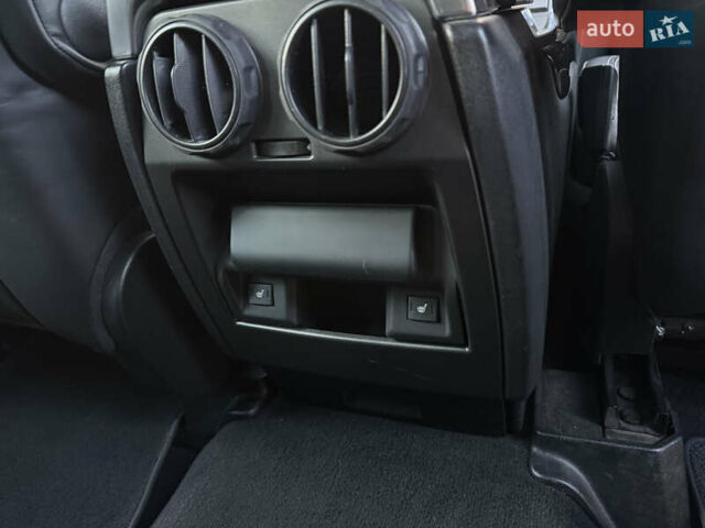 Белый Ленд Ровер Рендж Ровер, объемом двигателя 5 л и пробегом 156 тыс. км за 15500 $, фото 15 на Automoto.ua