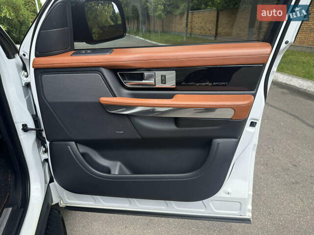 Белый Ленд Ровер Рендж Ровер, объемом двигателя 2.99 л и пробегом 181 тыс. км за 20500 $, фото 12 на Automoto.ua