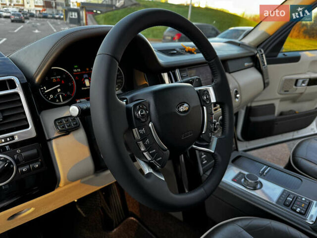 Белый Ленд Ровер Рендж Ровер, объемом двигателя 4.37 л и пробегом 181 тыс. км за 23950 $, фото 38 на Automoto.ua