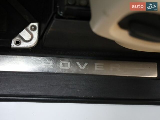 Білий Ленд Ровер Рендж Ровер, об'ємом двигуна 5 л та пробігом 207 тис. км за 21500 $, фото 21 на Automoto.ua