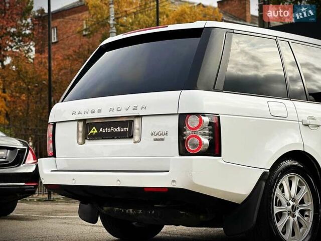 Белый Ленд Ровер Рендж Ровер, объемом двигателя 4.37 л и пробегом 300 тыс. км за 16500 $, фото 14 на Automoto.ua