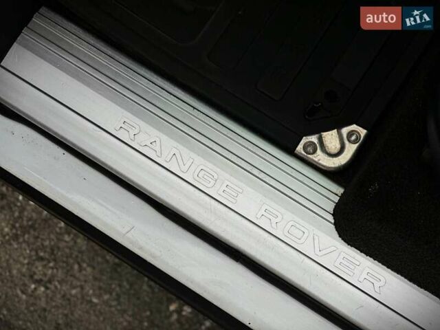 Білий Ленд Ровер Рендж Ровер, об'ємом двигуна 4.37 л та пробігом 300 тис. км за 18800 $, фото 21 на Automoto.ua