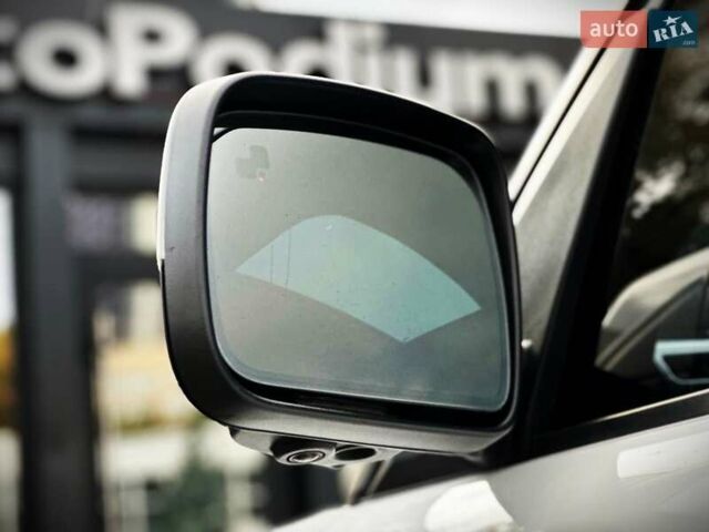 Білий Ленд Ровер Рендж Ровер, об'ємом двигуна 4.37 л та пробігом 300 тис. км за 18800 $, фото 9 на Automoto.ua