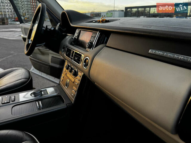 Белый Ленд Ровер Рендж Ровер, объемом двигателя 4.37 л и пробегом 181 тыс. км за 19500 $, фото 46 на Automoto.ua