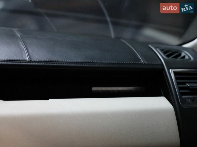 Білий Ленд Ровер Рендж Ровер, об'ємом двигуна 5 л та пробігом 207 тис. км за 21500 $, фото 22 на Automoto.ua