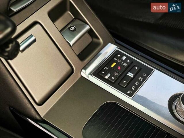 Белый Ленд Ровер Рендж Ровер, объемом двигателя 4.37 л и пробегом 300 тыс. км за 16500 $, фото 46 на Automoto.ua