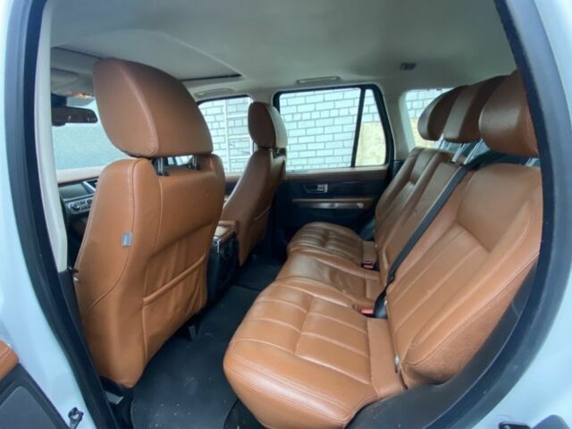 Белый Ленд Ровер Рендж Ровер, объемом двигателя 3 л и пробегом 164 тыс. км за 11000 $, фото 6 на Automoto.ua