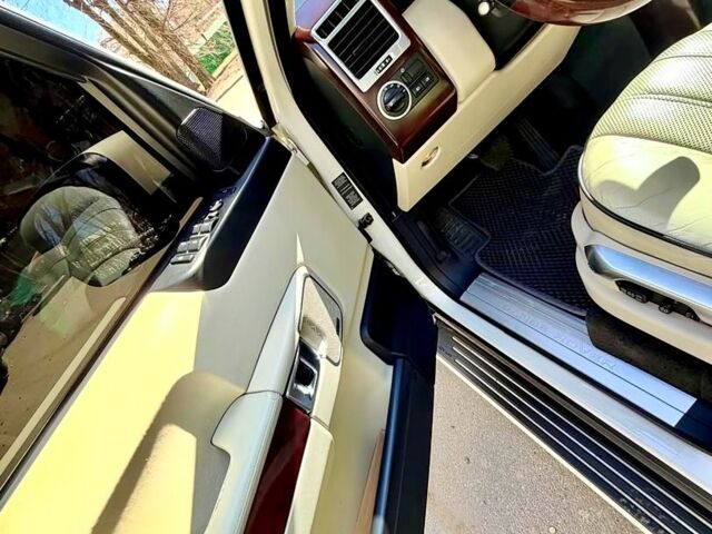 Білий Ленд Ровер Рендж Ровер, об'ємом двигуна 5 л та пробігом 184 тис. км за 17999 $, фото 7 на Automoto.ua